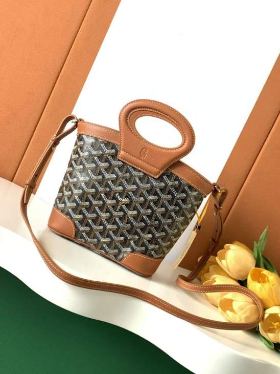 Picture of Goyard Handbags _SKUfw225675925fw